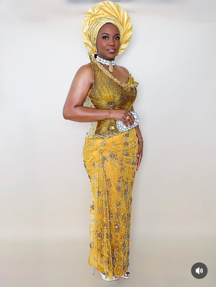 El Kiah gown—blue lace detail 2